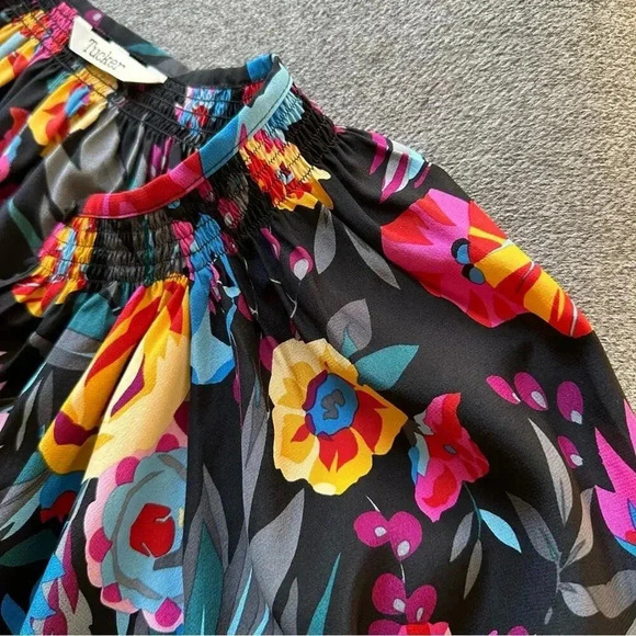 Tucker 100% Silk Black Floral Long Sleeve Button Down Blouse - Picture 9 of 10